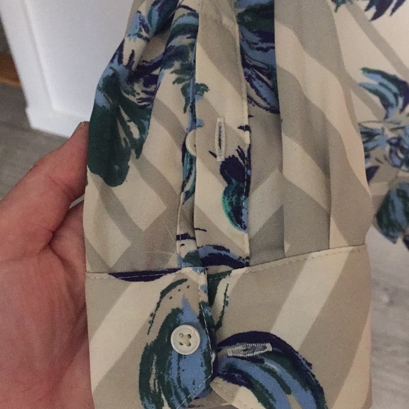 Banana Republic Long Sleeve Collared Floral Top - Picture 3 of 6